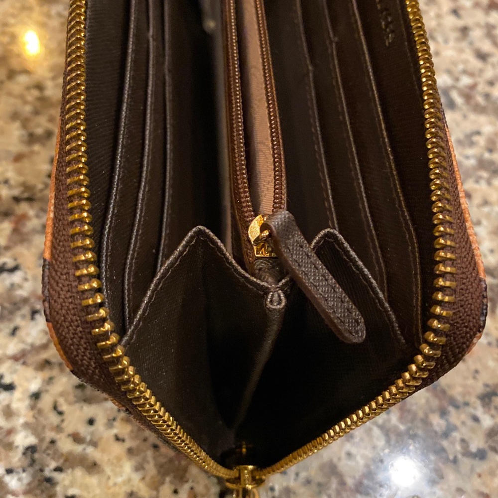 Michael Kors Ladies Wallet